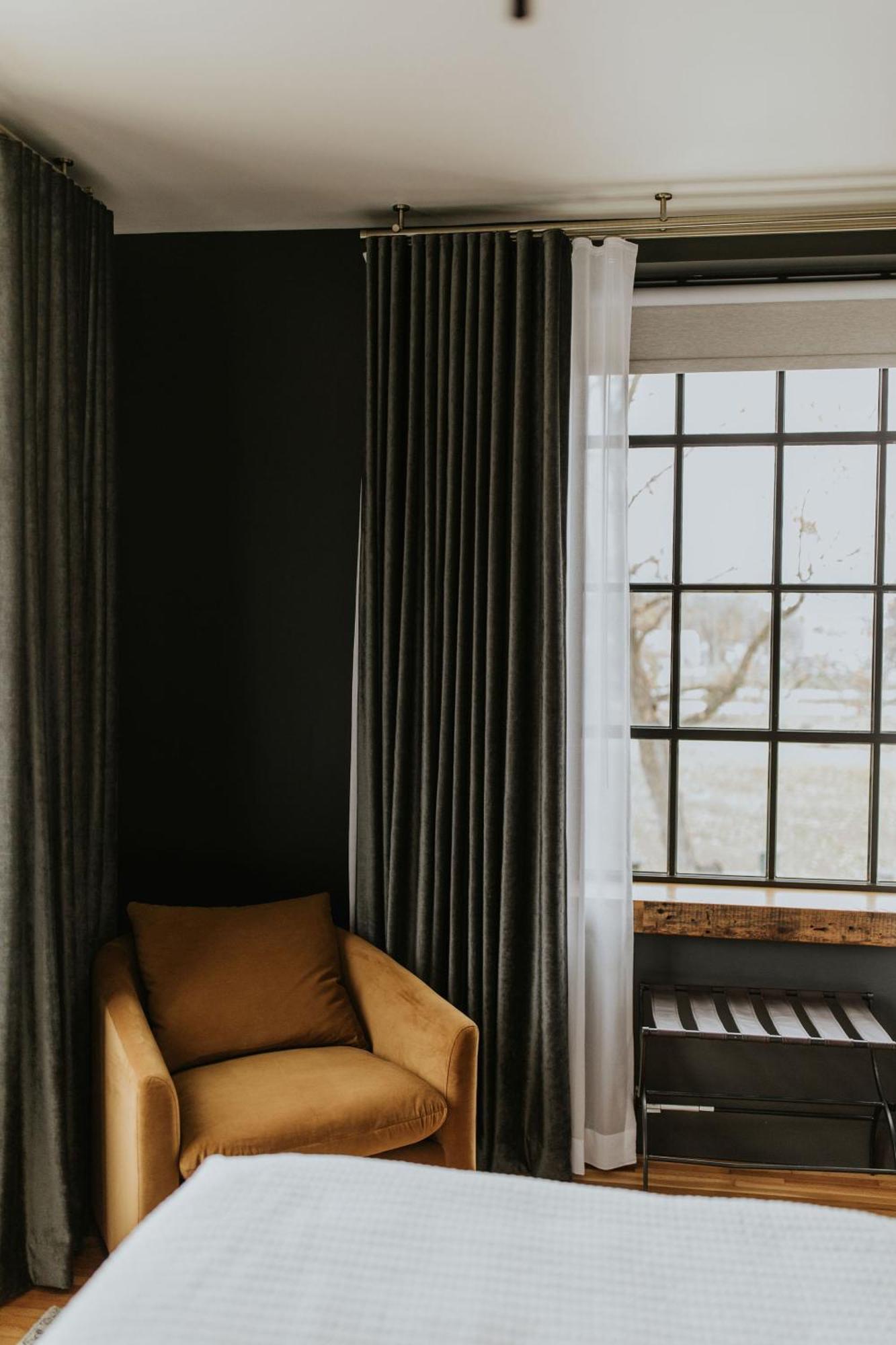 Hatchery Hotel & Event Center ラ・クロス エクステリア 写真